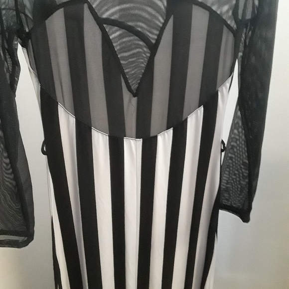 Black and white Pinstripe full length dress - Picture 3 of 6